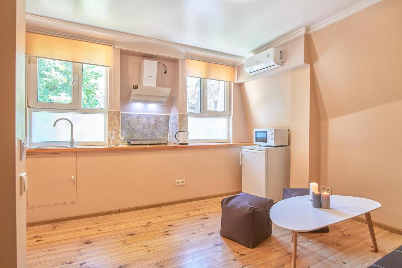 Odessa Comfort House Aparthotel Екстериор снимка