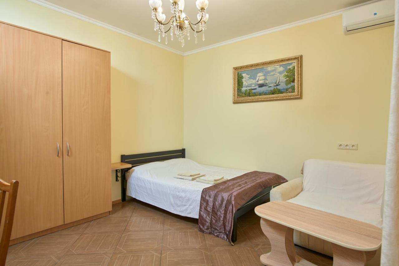 Odessa Comfort House Aparthotel Екстериор снимка