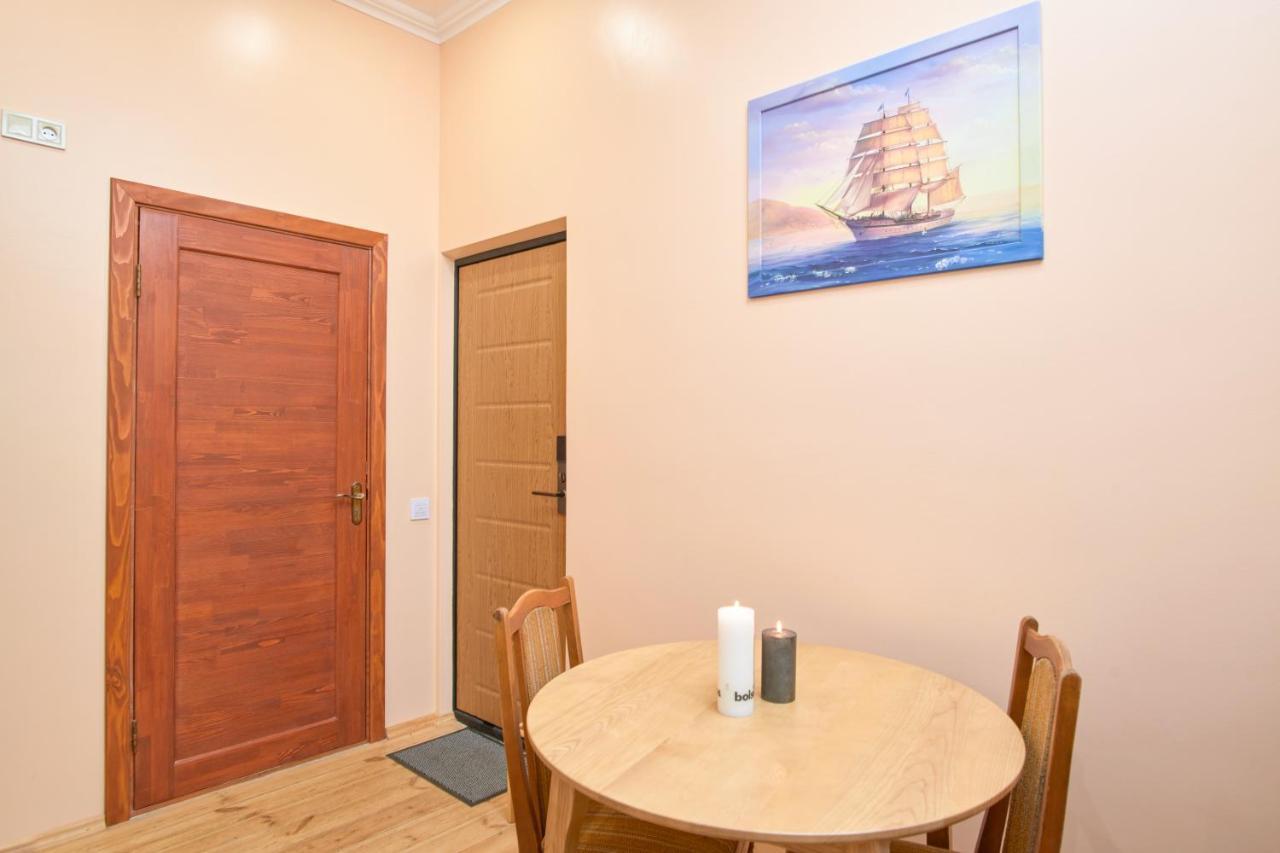 Odessa Comfort House Aparthotel Екстериор снимка