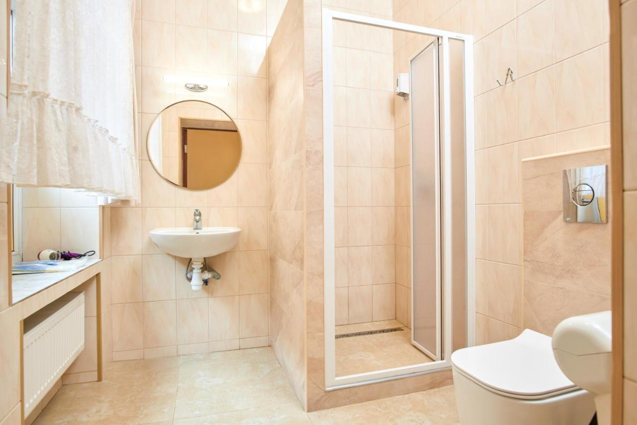 Odessa Comfort House Aparthotel Екстериор снимка
