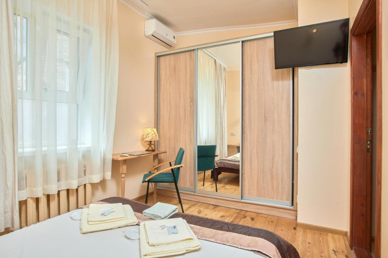 Odessa Comfort House Aparthotel Екстериор снимка